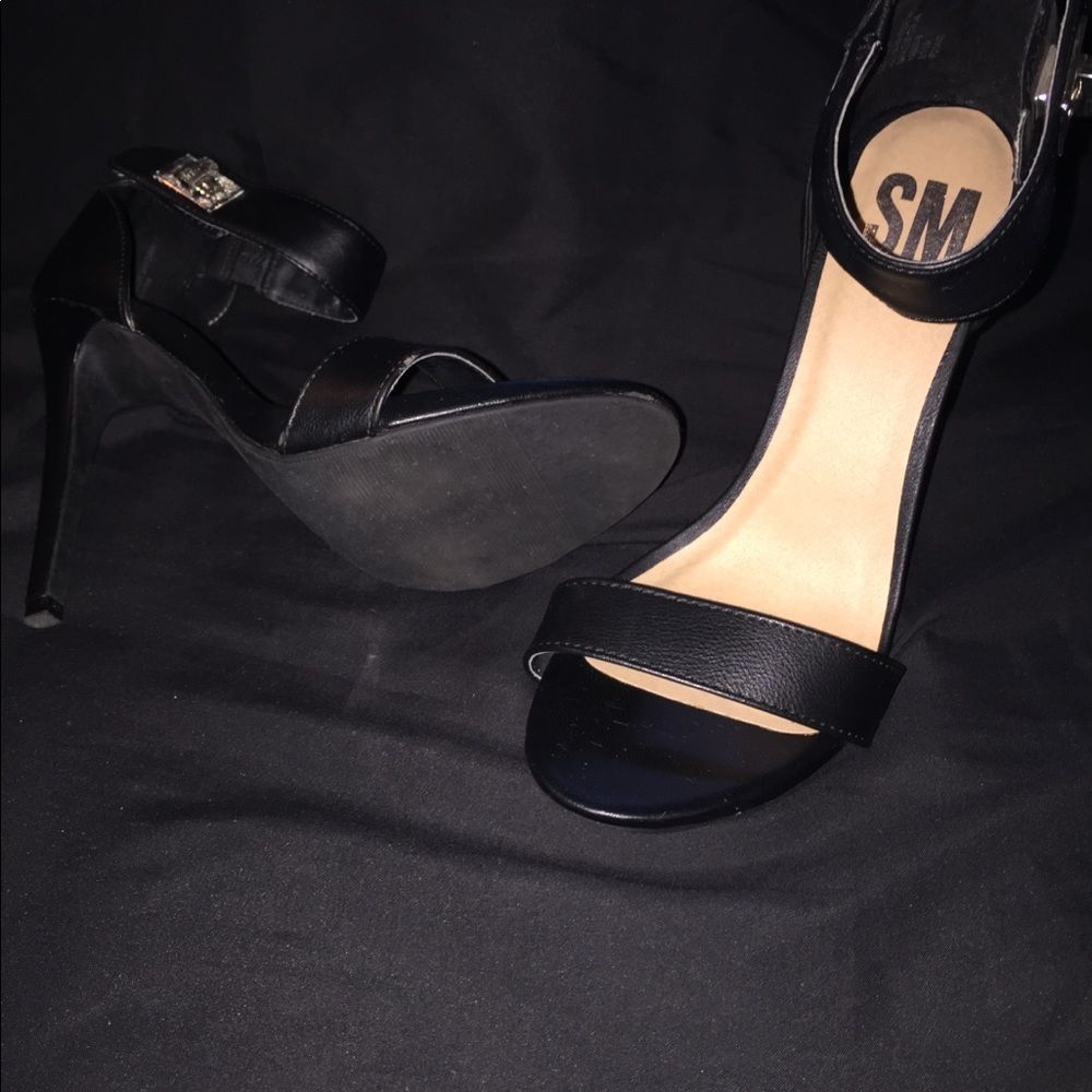 Heels - Picture 3 of 3